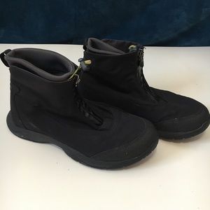 LL Bean Zip Up Snow Shoe Size 7 1/2 Womens